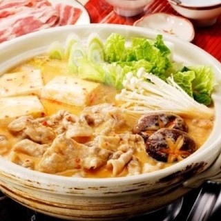 During this period, all-you-can-eat and all-you-can-drink courses come with hot pot.