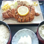 久里波志 - 料理写真:豚カツ定食