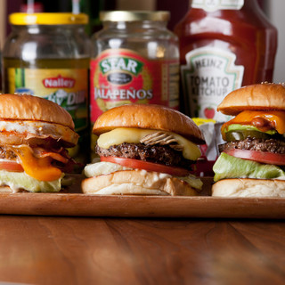 REDS’ BURGER STORE_2