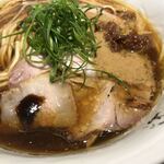 Japanizu soba noodles rutsuta - 2種のクリームソースにコンポート