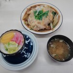 鍋屋 - すき焼定食 950円
