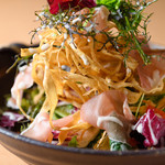 Sumibi Shuzou Kita - ゴボウと生ハムのサラダ
