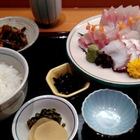 割烹 とよだ - 刺身定食 ¥2200 割烹 とよだ - 刺身定食 ¥2200