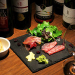 WINE PARADISE MOTOMACHI - ワイパラ昼飲みセット1,000円(税別)