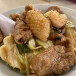チャーハンの店 花ノ木 - この肉の甘辛タレとチャーハンが合います。