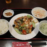 Fukushoumon Honkomagometen - 八宝菜定食