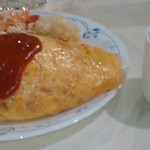 レストラン・テル - オムライス「大盛り」と業務用とは思えない緊張感のないスープカップ