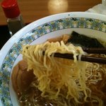 吉兵衛 - 高山ラーメンは細麺