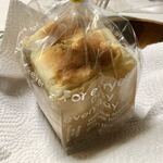 ヴィドフランス - 贅沢な食パン プチ(粒あん) ¥220