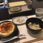 梅の花 - 妻の食べた豆腐ドリアと吸物と漬物。