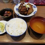 鶴亀食堂 - メカジキのカマ煮