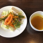 カーン・ケバブ・ビリヤニ - サラダとラッサム