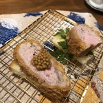 匠揚げ・ワイン むつみ - 犬鳴ポークのロースサンドパンのせ