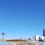 秩父宮ラグビー場 売店 - 空が綺麗なのもラグビー会場の醍醐味。