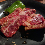 元氣七輪焼肉 牛繁 - 特選カルビ