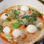 Mango Tree Suvannabhumi Airport - SPYCY TOM YUM NOODLE AND FISH BALL SOUP