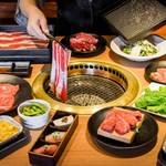 国産牛焼肉食べ放題 肉匠坂井 - 