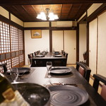 Uddo beikazu - 蔵の2階.ゆったり落ち着いた雰囲気の中、宴会・ご家族での特別な食事会等にお勧め