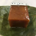 和菓子処 大角玉屋 - 柿蒸し羊羹　包装時