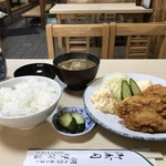 伊賀富 - 今期は、昨日から始まった「かきフライ定食」です(2019.11.20)