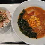 カインズキッチン - 北海道みそラーメン＋ミニチャーシュー丼