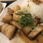 123Zo - 豚角煮。うずら玉子が3つもありました