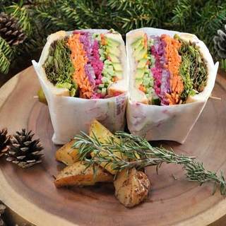 “Veggie Beer Burger Sand” is a must-try at lunchtime cafes!