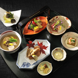 「走り」「旬」「名残り」など四季折々の味を大切に