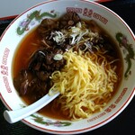 レストラン レインボー - 一般的な中細中華麺。