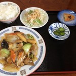 中華料理 暖龍 - 日替わりの八宝菜