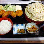 親孝行うどん - 【2019.11.20(水)】大粒カキフライ＆メンチカツ(冷たいうどん)720円