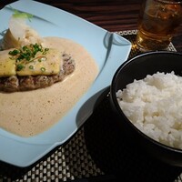 旬菜ステーキ処 らいむらいと - らいむらいと風チーズハンバーグ＜200g＞ 1,480円（税込）