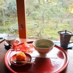 安寧 - 上生菓子(この日はもみじ山)と抹茶　1,000円