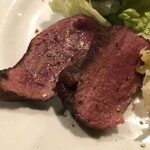 ワインレストラン ドミナス - 外モモの低温調理