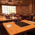 遊豚菜彩 いちにいさん - 落ち着いた店内