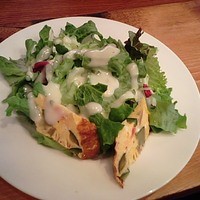 ピッツェリア ポンテチェントロ 佃店 - 野菜タップリのランチサラダは小さいオムレツもついている
