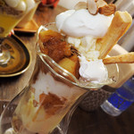 treffen - 煮りんごとクリームチーズのパフェ850円