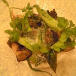 ヴィラ・アイーダ - プンタレッラとサザエ、黒大根、あさりのミルク