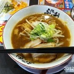 ふく利 - 2012年3月10日(日)19時半訪問 学習しラーメンチャーシュー並490円　進化したお箸！五角形かつ先は星型に(^_^)スゴ技です！