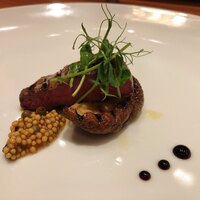 さくら vita - 蝦夷鹿のモモ肉ロースト　苺の赤ワインソース
