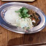 新嘉坡鶏飯 - ガパオライス