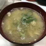がばちょ - 鉄火丼（680円）の味噌汁