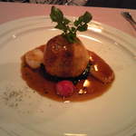 オテル ドゥ キタオカ - 和牛ミンチのフォアグラ入り、パイ包み焼き、ソースべりグー