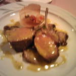 オテル ドゥ キタオカ - 骨付き子羊のロ－スト、ラタツイユのパートブリック包み、ローズマリーとニンニクとジュのソース