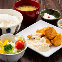 くうてんの１０階いにある柔らかくてジューシーなみつせ鶏の炭火焼専門店です 博多駅 うまや By Mayupapa うまや Jr博多シティ店 博多 焼鳥 食べログ