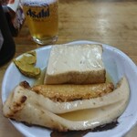 伊勢屋酒店 - おでん(3つ250円)スジ、梅焼を除く。