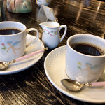 古瀬戸珈琲店 - 天使のお花が色違いのカップでした