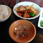 千里香 - 豚角煮と干し豆腐煮込み(850円)