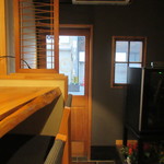 裕の輪 - 店内から入口を見て