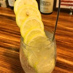 CORONA winebar＆dining - 国産レモンまるごとレモンサワー